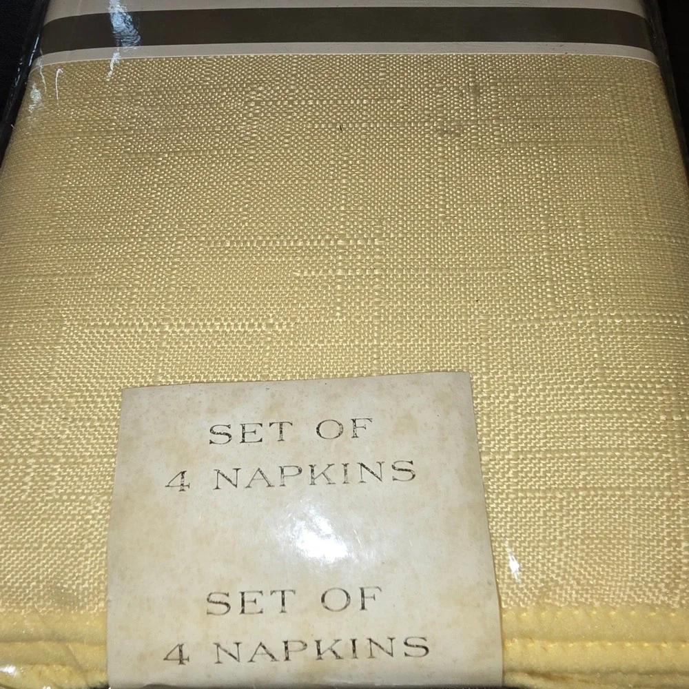 Linen Weave Tablecloth 4 Napkins Set Oblong 60x84 Yellow classic Mitered design